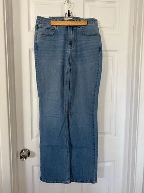 Wrangler Medium Blue high-rise bootcut Straight Leg Jeans 32” inseam NWT